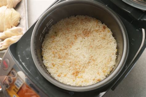 Hainanese Chicken Rice Recipe w/ 3 Dipping Sauces - Hungry Huy