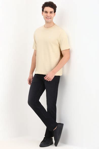 Buy Men Black Regular Fit Light Wash Jeans Online - 39737692 | Allen Solly
