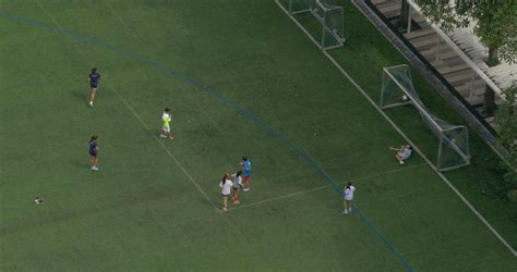 Playing Football 的图像结果