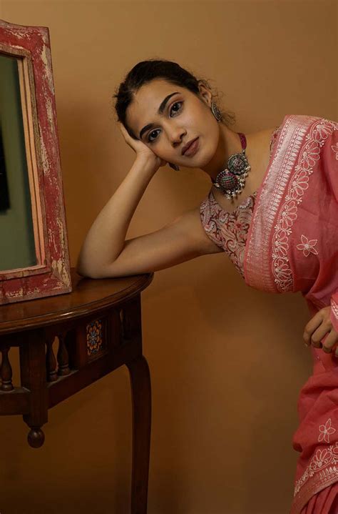 Get Lucknowi Chikankari Sarees Online - Spoil Me Silly by Sonali