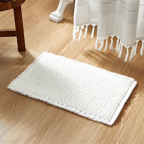 Amazon.com: TYUU White Bathroom Rugs, Super Absorbent Non Slip Bath Mat ...