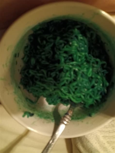 I put the blue and green food dye on this Ramen : r/ShittyRamen