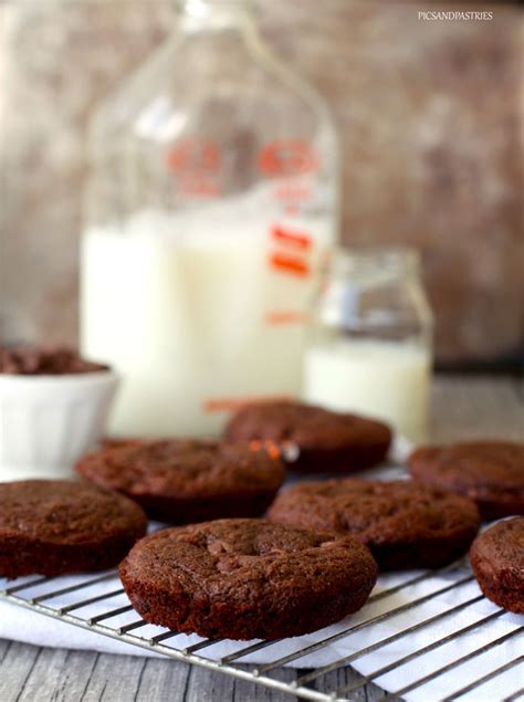 dave's baking double chocolate muffin