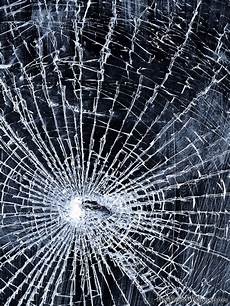 Iphone 6 Wallpaper Broken Screen by 7 Broken Screen Wallpapers Prank For Apple Iphone Iphone 6 Wallpaper Broken Screen