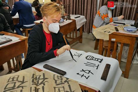 兔年 青岛外国留学生体验中国春节文化 - chinaculture.org