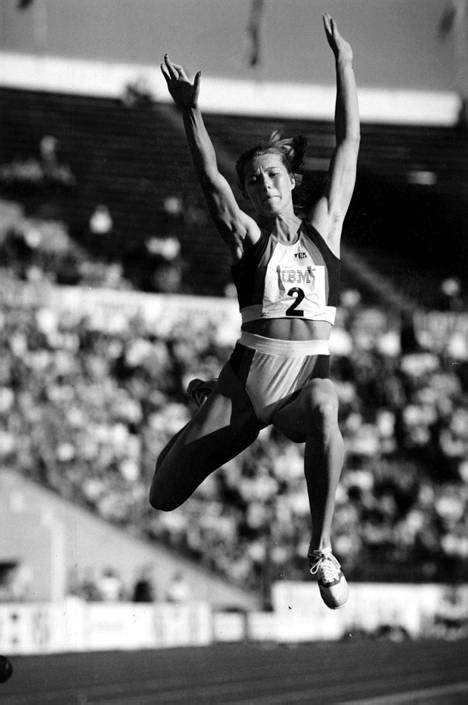 Ringa Ropo kertoo Ella Junnilan vauvavuodesta surun keskellä – perheen esikoislapsi kuoli isänsä syliin: ”Olin aika poissaoleva äiti” - Yleisurheilu - Ilta-Sanomat