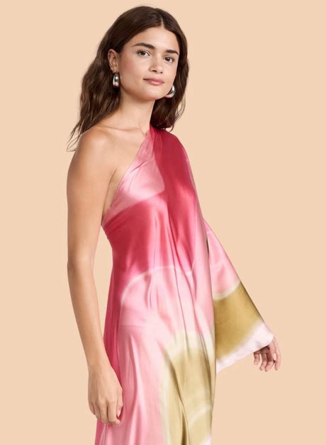 WomanLikeU | Womenswear designed to fit your body type!