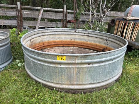 8FT GALVANIZED ROUND WATER TROUGH