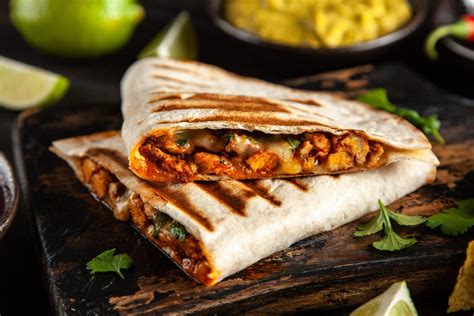 Low Calorie Chipotle Chicken Quesadilla - Lose Weight By Eating