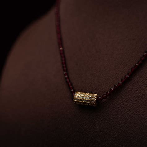 Shop Minimal Necklace for Women Online Starting @ ₹1,650