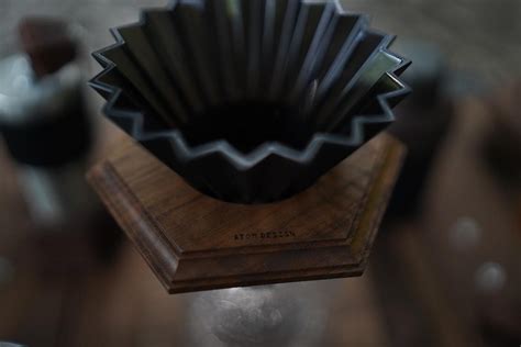 COFFEE DRIPPER STAND FOR ORIGAMI BLACK WALNUT | atom design