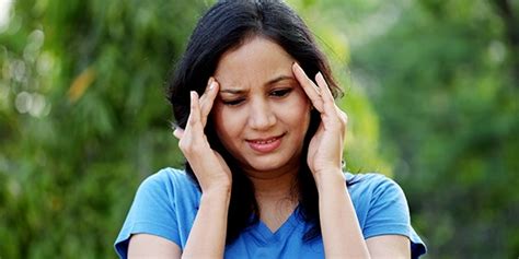 Identify A Sinus Headache With Just One Finger | Vicks India