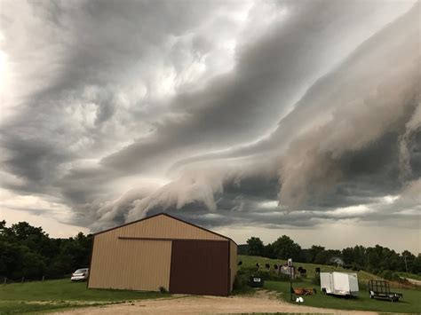 STRONG TORNADO HITS ( peoria, pekin, fulton county, lewistown), il | peoria tornado,macomb ...