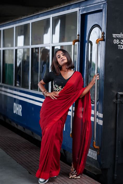 Monri | Shop Latest Collection of Readymade Blouses, Sarees Online – monri