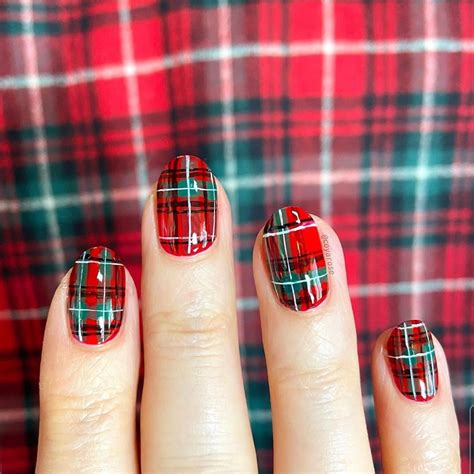 Pin by Eszter Szikora on Nails | Plaid nails, Short acrylic nails ...