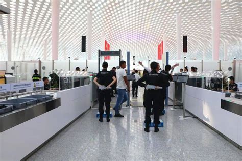 首都机场安保公司监护员：战高温 守底线 保安全-中国民航网