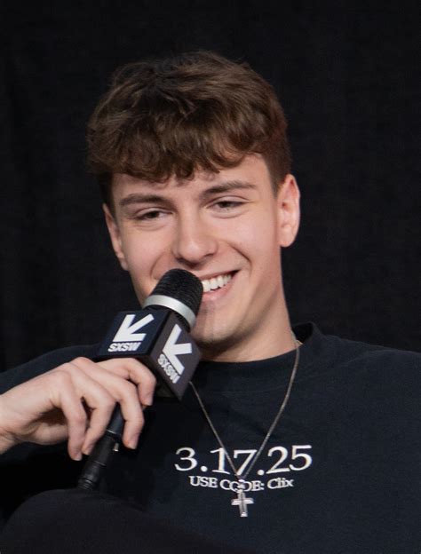 Clix Biography, Height, Weight, Age, Stats, Wife, Salary, Net Worth ...