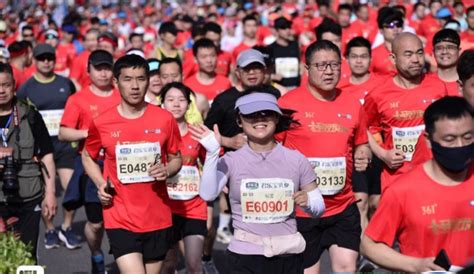 2023郑开马拉松赛激情开跑 4.9万人奔跑在春天里-大河网