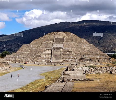 Aztec Pyramid Of The Moon