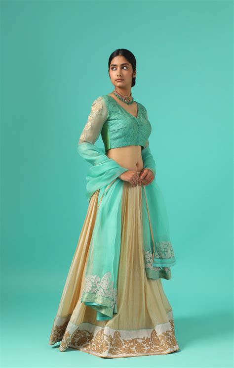 Aakasha – Latha Puttanna Online Store