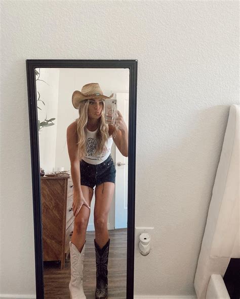 Holly Bock KTVK3 Phoenix : r/hot_reporters