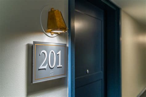 Building Interior Signage 的图像结果