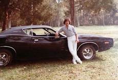 Cars Of The 1970s by Back In The 70s Vintage Photos Of Posing Next To Cars Of The 1970s