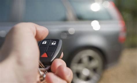 Pros and Cons of Keyless Entry for Your Car