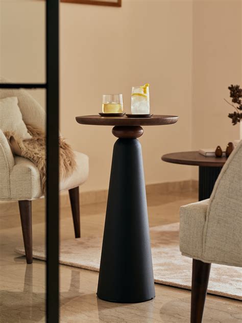 Side & Nesting Tables – Fleck