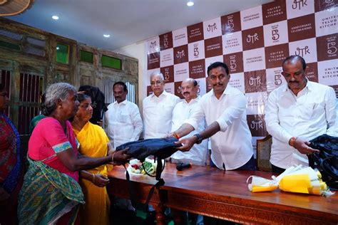 Vijayawada MP honours sanitary workers, hosts lunch at UTK
