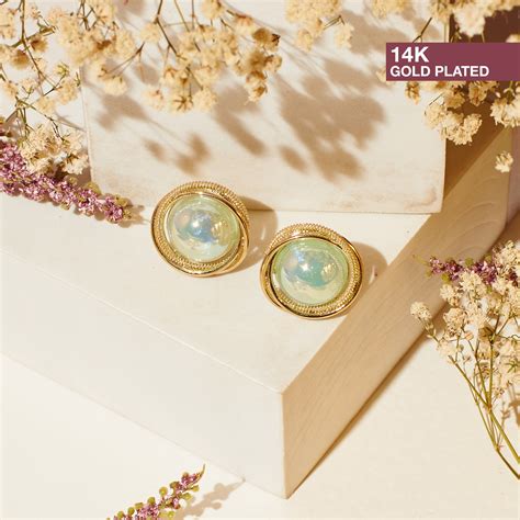 Queen of Pearls Stud | Salty – Salty Accessories