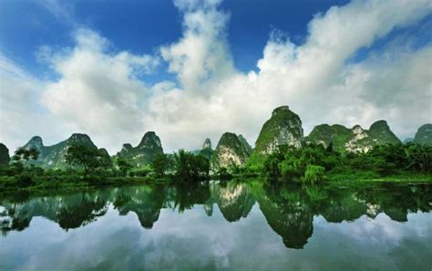 2024确实被这里的风景迷倒了，这里才能看到最有桂林山水甲天下味道的风景了，水清澈见底，绿油油的，真的超级美_十里画廊-评论-去哪儿攻略