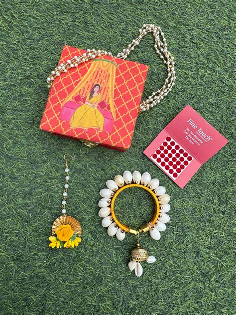 Haldi / Mehendi Hamper – Regalia Ornaments