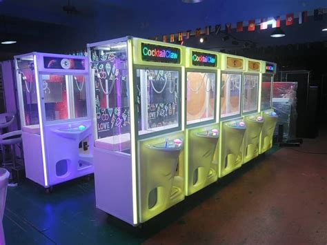 Cocktail Claw Machine 的图像结果