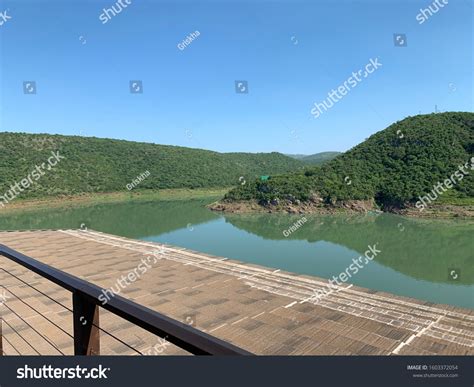 Jozini Dam Snake Pics / Inkanyamba 7 Head Jozini Dam Snake Pdf Social Constructons Of ...