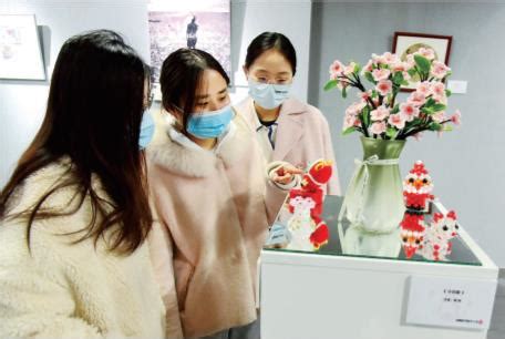中国农业大学举办“巧手慧心润生活”为主题的女教职工手工作品展