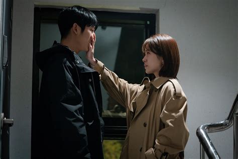 引起争议的韩剧《春夜》，为何会拿到8.8的高分？