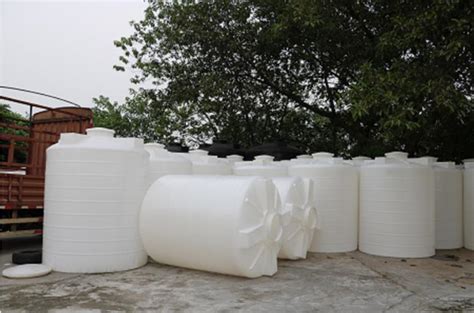 10吨塑料储水罐 10立方塑料蓄水箱 供应各型号PE塑料箱-阿里巴巴