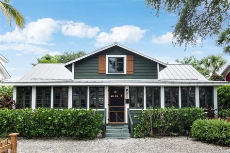 239 S Links Ave Sarasota FL 34236: Business Address