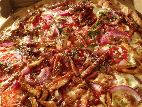 Grilled BBQ Chicken And Red Onion Pizza | Grilled bbq chicken, Red ...