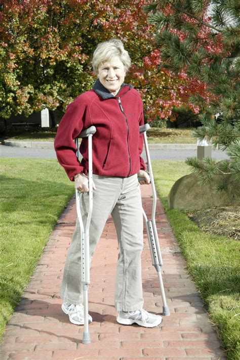 Blog: Guide to Using Crutches, Canes, and Walkers | CertHealth