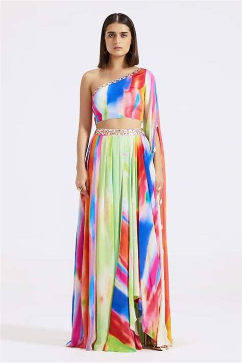 Sustainable Fabric What role does color play in fashion - Sanskriti Vintage