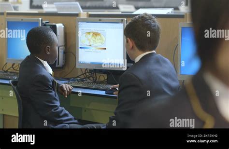 Children Using Computer Free 的图像结果