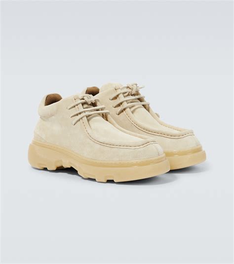 Suede desert boots in beige - Burberry | Mytheresa