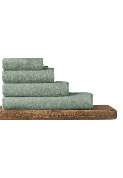 Shower towel Milano 70x140 light green - SCHIESSER Home | SCHIESSER