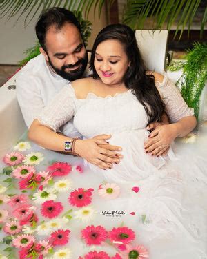 Indian Maternity Photoshoot Ideas 2025
