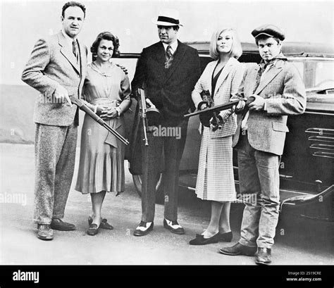 Bonnie and clyde gene hackman Black and White Stock Photos & Images - Alamy
