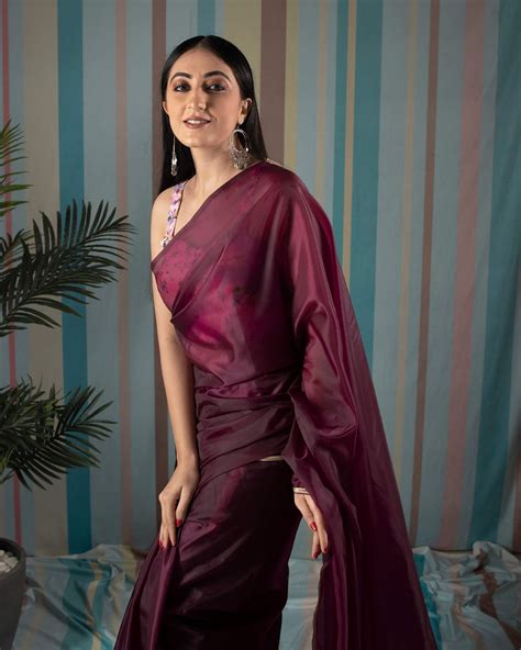 Maroon Plain Liquid Organza Saree With Lace Border – Fabcurate