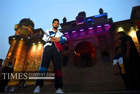 Bala Bollywood Photo Film star Ayushmann Khurrana gets ...