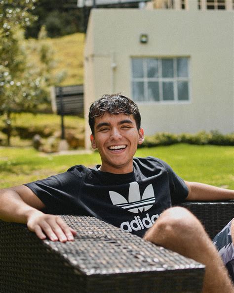 Daniel Zambrano Onlyfans